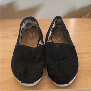 Tom’s Canvas Slip Ons